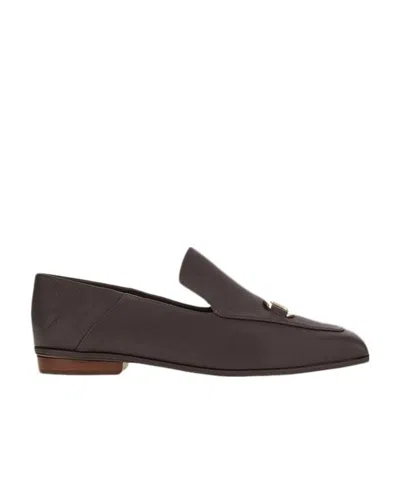 Ferragamo Logo Flat Shoes In Black