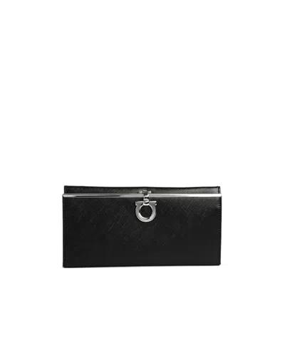 Ferragamo Logo Flip Wallet In Black