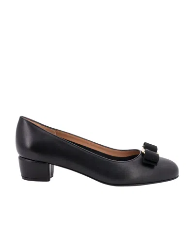 Ferragamo Logo High Heels In Black