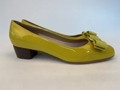 Ferragamo Logo High Heels In Green