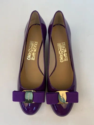 Ferragamo Logo High Heels In Multicolor