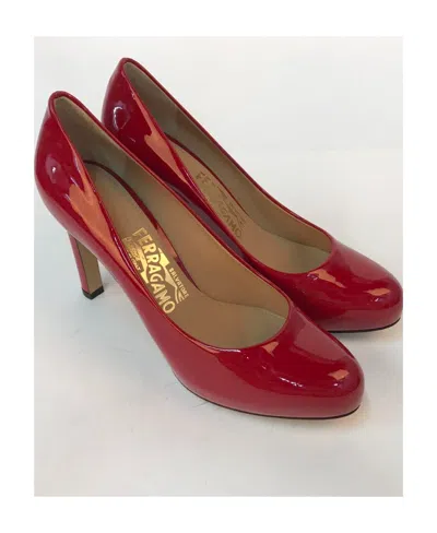 Ferragamo Logo High Heels In Red
