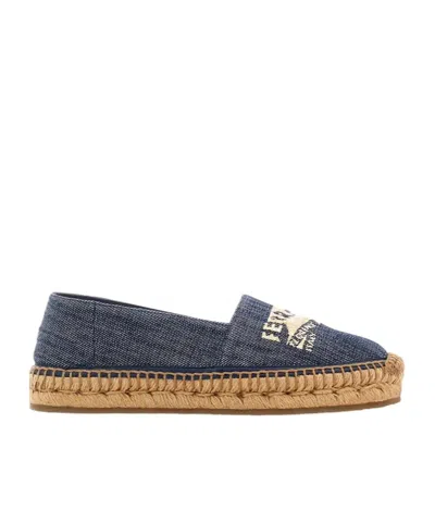 Ferragamo Logo Pattern Low-cut Casual Shoes In Black
