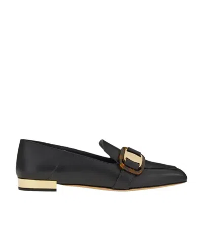 Ferragamo Logo-plaque Leather Loafers In Black