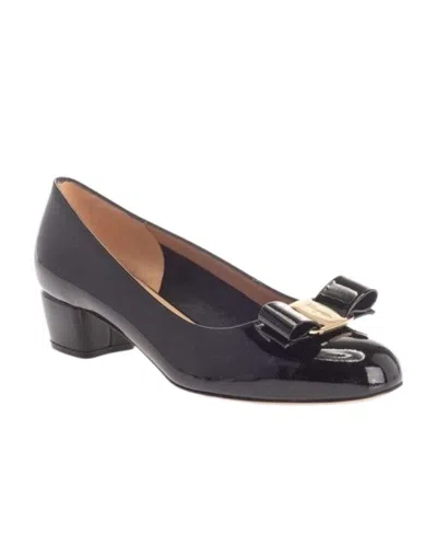 Ferragamo Logo Shoes With Low Heels In Black