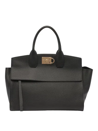 Ferragamo Logo Shoulder Bag In Black