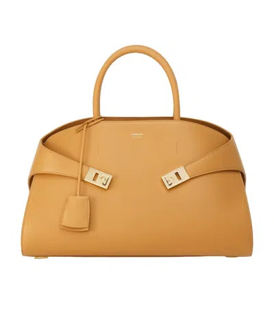 Ferragamo Hug Leather Tote Bag In Nude