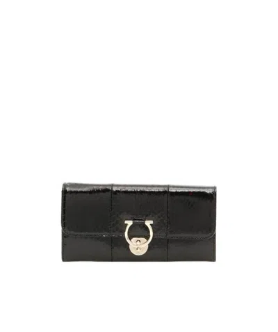 Ferragamo Logo Wallet In Black