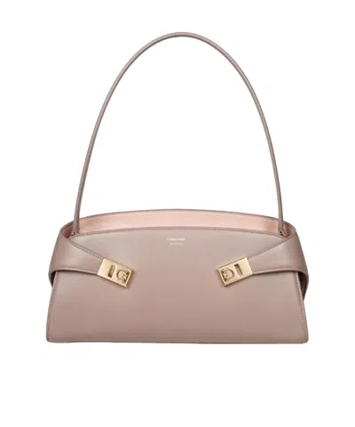 Ferragamo Logo-lettering Handbag In Red