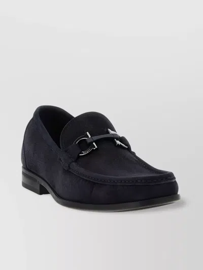 Ferragamo Luxe Textured Loafers Metal Hardware In Black