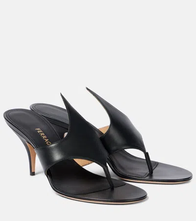 Ferragamo Lyrai Leather Sandals In Nero/biscotto
