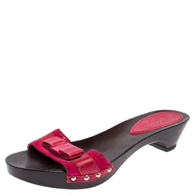 Ferragamo Magenta Suede And Leather Vara Bow Slide Sandals In Pink