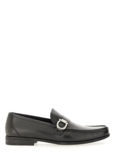 FERRAGAMO MEN'S MOCCASIN GANCINI LOAFER