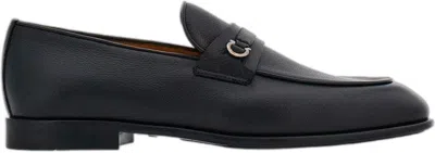 FERRAGAMO MEN'S PLAIN TOE MOCCASIN LOAFERS