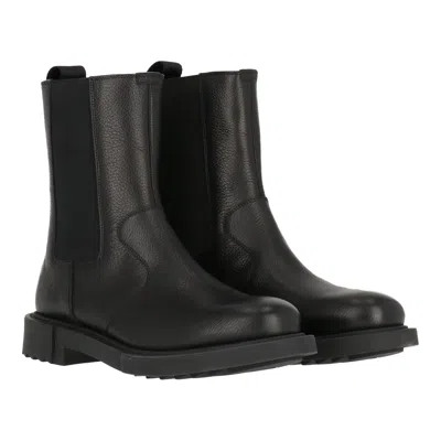 Ferragamo Loreno Leather Boot In Black