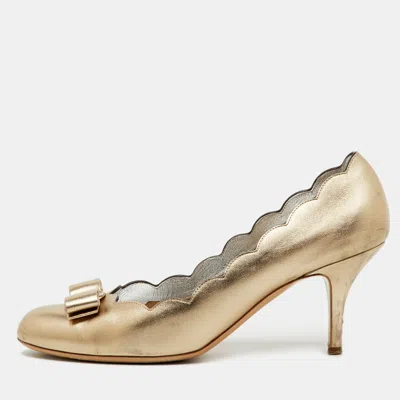 Pre-owned Ferragamo Metallic Gold Leather Carla Vara Bow Pumps Size 40