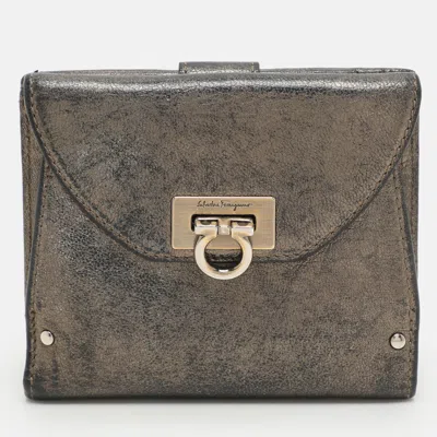 Pre-owned Ferragamo Metallic Leather Classic Mediterraneo French Wallet