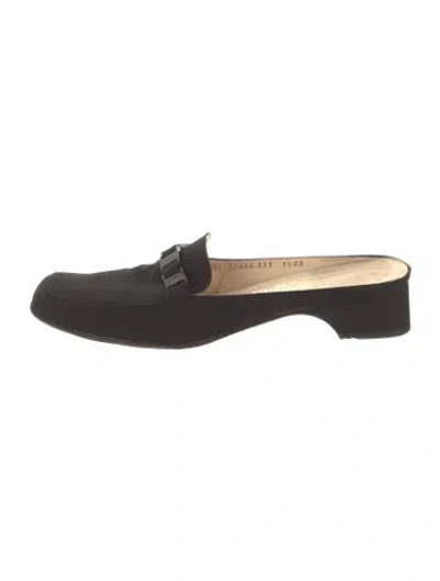 Pre-owned Ferragamo Mules In Black