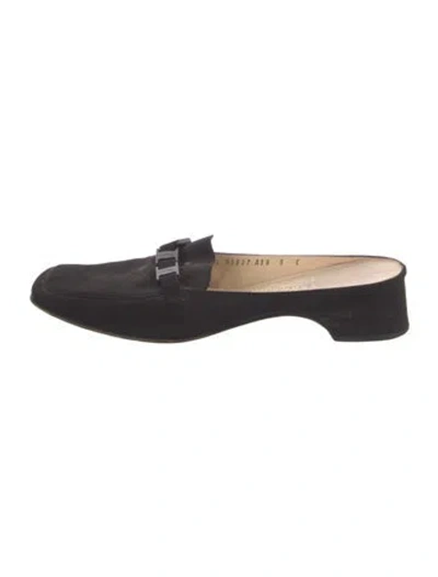 Pre-owned Ferragamo Mules In Black