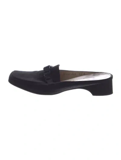 Pre-owned Ferragamo Mules In Black