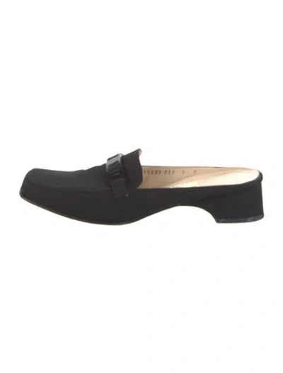 Pre-owned Ferragamo Mules In Black