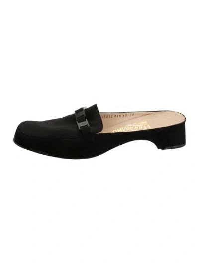 Pre-owned Ferragamo Mules In Black