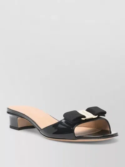 Ferragamo Mules Sandals Open Toe Bow Detail In Black