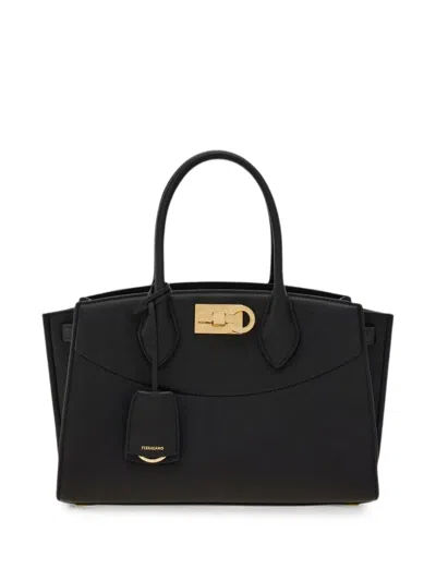Ferragamo Studio Soft Bag (m) Noir In Pink