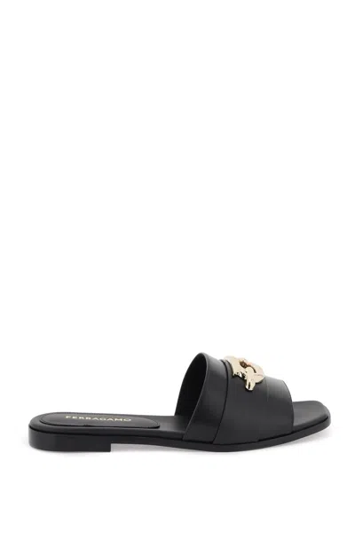 Ferragamo Gancio Leather Flat Sandals In Black