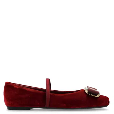 Ferragamo New Vara Plate Ballet Flats In Red