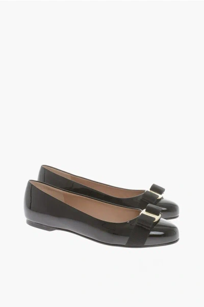Ferragamo Varina Leather Flat In Nero Patent/gold