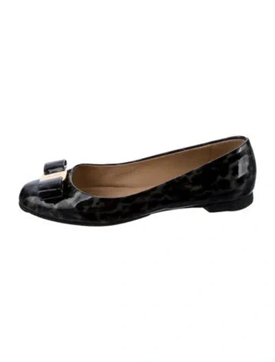 Pre-owned Ferragamo Patent Leather Bow Accents Ballet Flats In Black