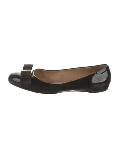 Pre-owned Ferragamo Patent Leather Bow Accents Ballet Flats In Black