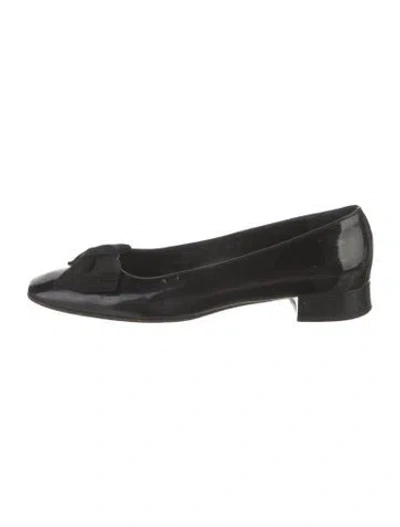 Pre-owned Ferragamo Patent Leather Bow Accents Ballet Flats In Black