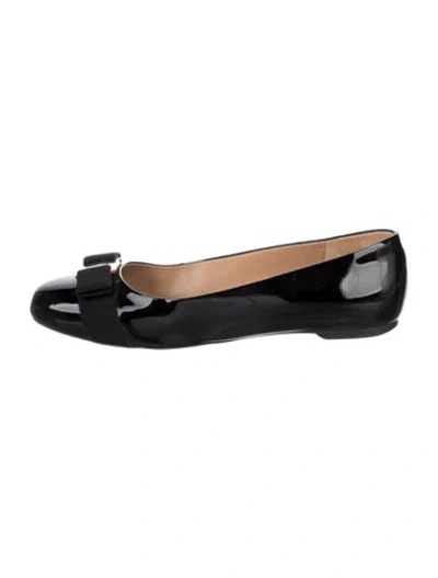 Pre-owned Ferragamo Patent Leather Bow Accents Ballet Flats In Black