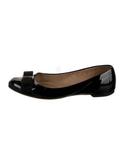Pre-owned Ferragamo Patent Leather Bow Accents Ballet Flats In Black
