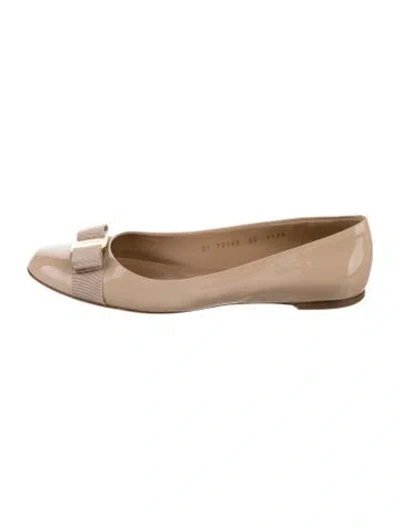 Pre-owned Ferragamo Patent Leather Bow Accents Ballet Flats In Neutral