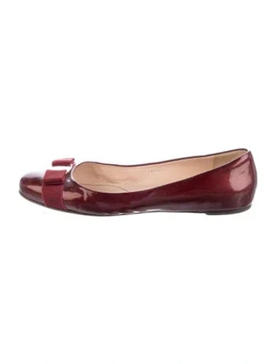 Pre-owned Ferragamo Patent Leather Bow Accents Ballet Flats In Red