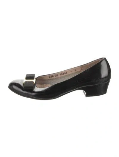Pre-owned Ferragamo Patent Leather Bow Accents Flats In Black