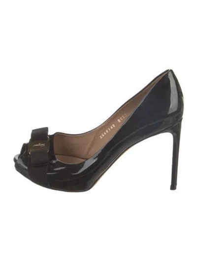Pre-owned Ferragamo Patent Leather Bow Accents Pumps In Black