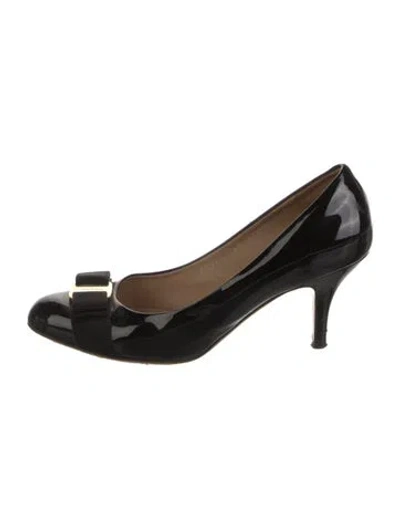 Pre-owned Ferragamo Patent Leather Bow Accents Pumps In Black