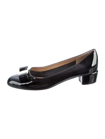 Pre-owned Ferragamo Patent Leather Bow Accents Pumps In Black