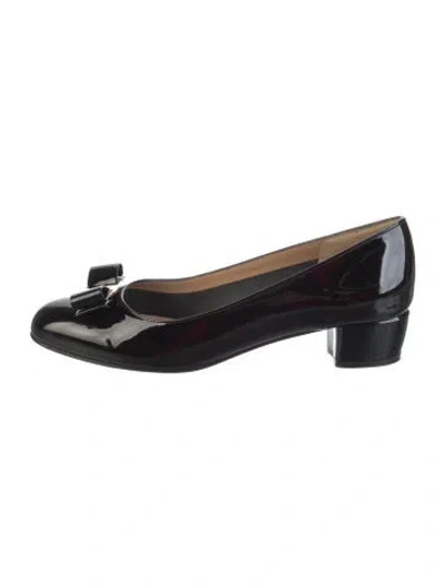 Pre-owned Ferragamo Patent Leather Bow Accents Pumps In Black
