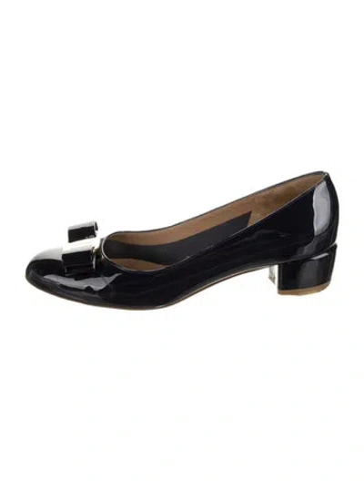Pre-owned Ferragamo Patent Leather Bow Accents Pumps In Blue