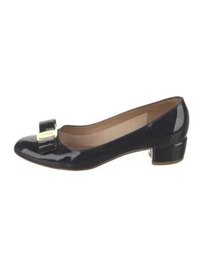 Pre-owned Ferragamo Patent Leather Bow Accents Pumps In Blue