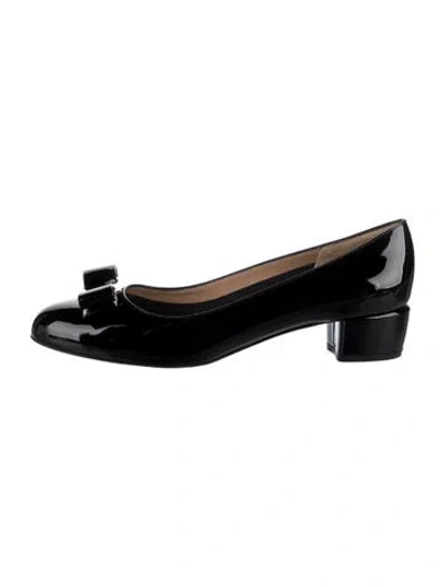 Pre-owned Ferragamo Patent Leather Bow Accents Pumps In Multi