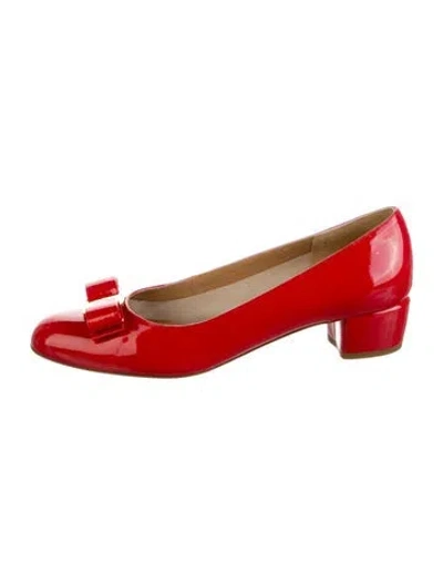 Pre-owned Ferragamo Patent Leather Bow Accents Pumps In Red