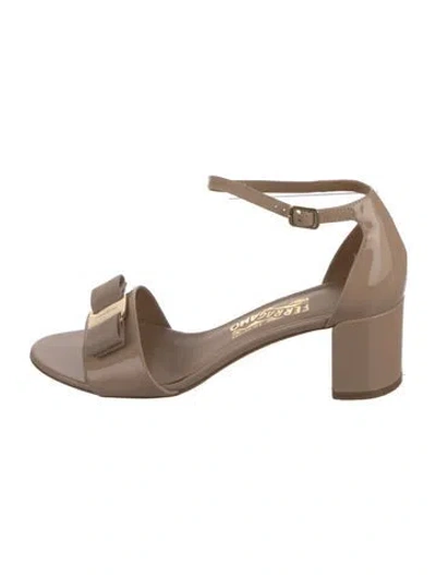 Pre-owned Ferragamo Patent Leather Bow Accents Sandals In Neutral