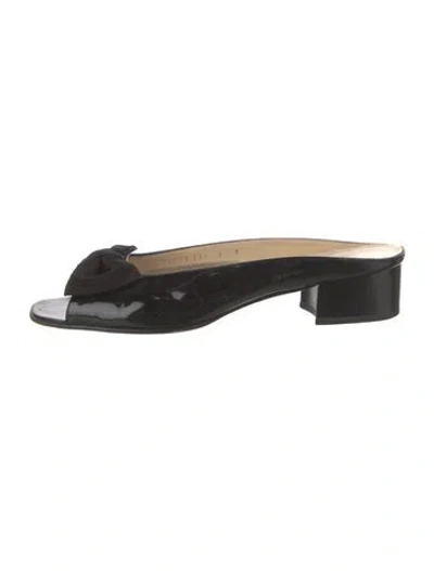 Pre-owned Ferragamo Patent Leather Bow Accents Slides In Black