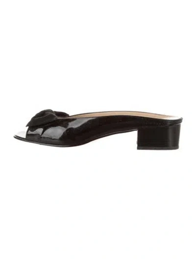 Pre-owned Ferragamo Patent Leather Bow Accents Slides In Black